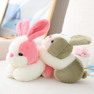 Poupée lapin en peluche belle