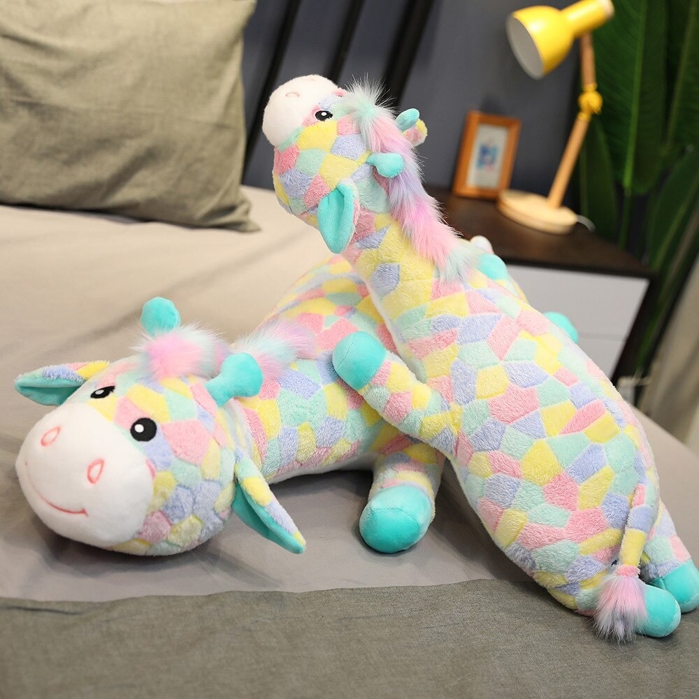 peluche-girafe-multicolore.jpg - Peluche carlin