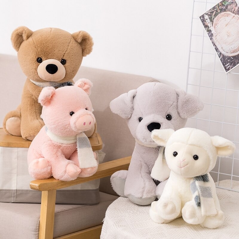 peluche-petit-cochon-rose-avec-copains.jpg - Peluche carlin